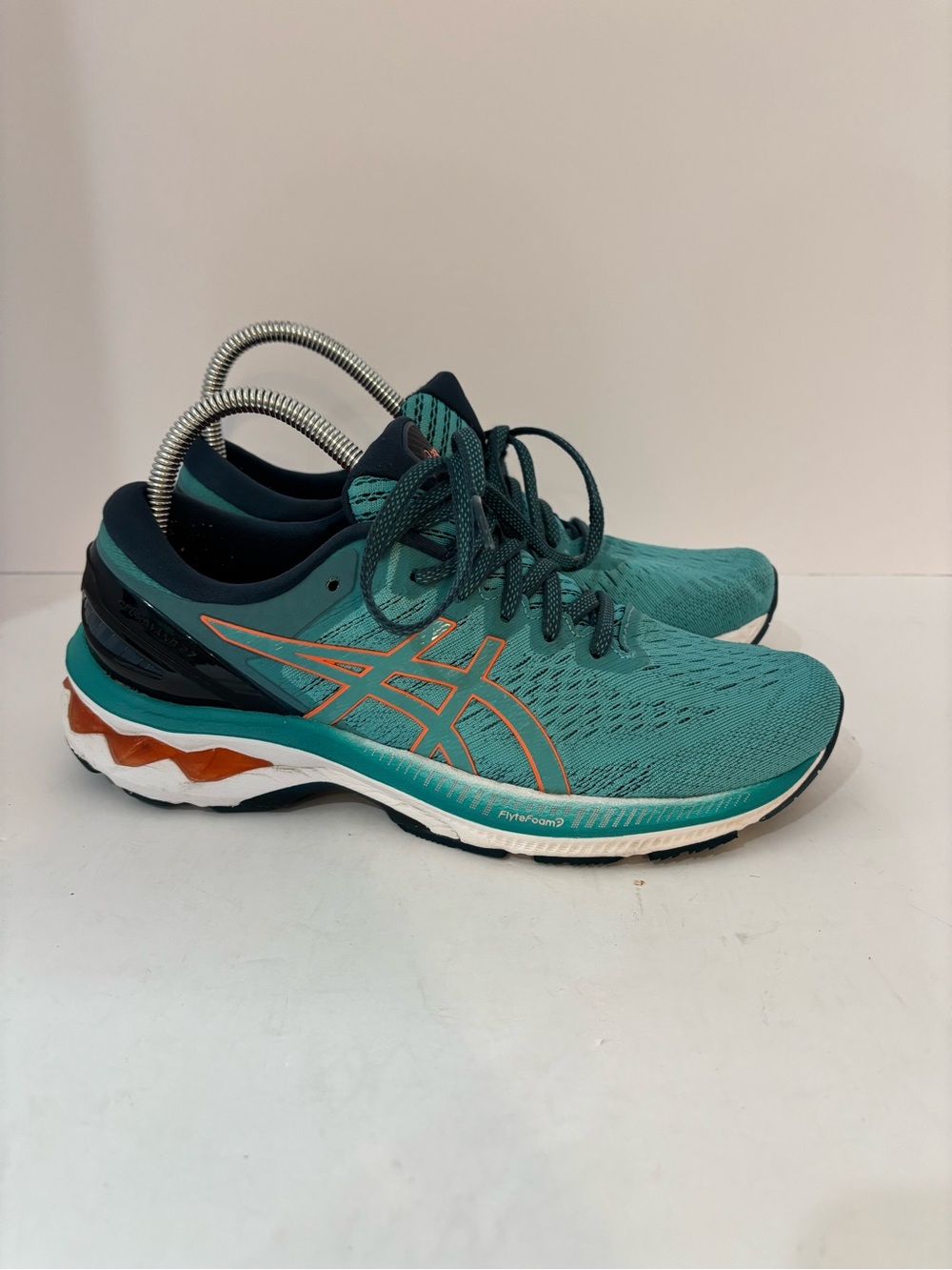 ASICS gel Kayano size 9